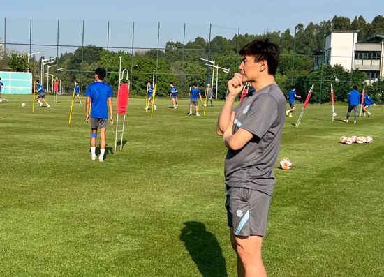 亚洲欧美综合一区二区三区四区