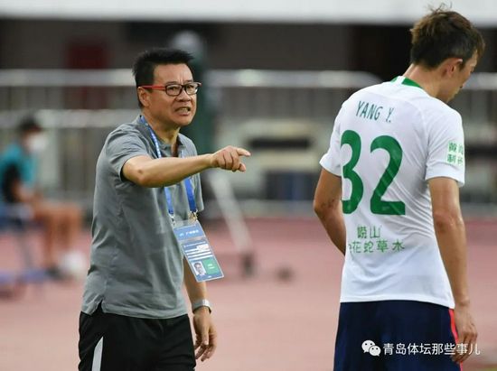 边吃胸边膜下刺激免费视频